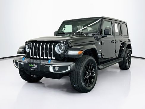 Used 2023 Jeep Wrangler Unlimited Sahara w/ Cold Weather Group AWD/4WD image 3