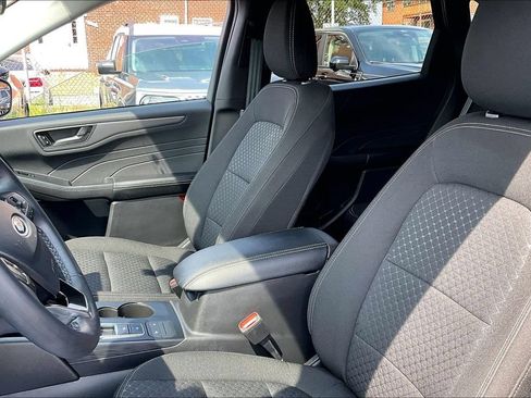 Used 2020 Ford Explorer XLT w/ Equipment Group 202A AWD/4WD image 24