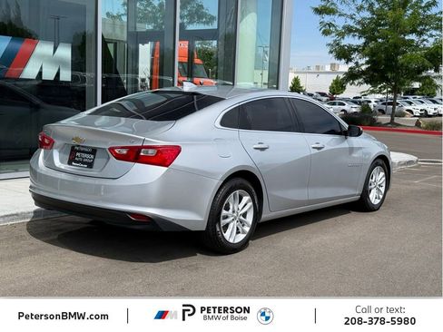Used 2017 Chevrolet Malibu LT FWD image 5