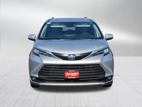 Certified 2025 Toyota Sienna XLE w/ XLE Plus Package AWD/4WD image 2