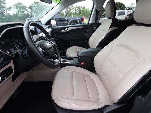 Used 2022 Ford Escape SEL FWD image 2