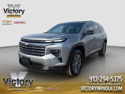 Used 2024 Chevrolet Traverse LT