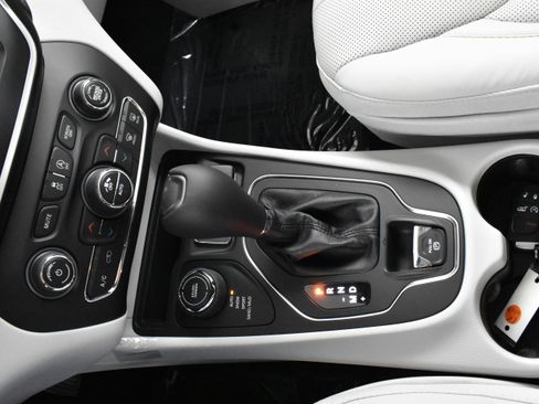 Used 2021 Jeep Cherokee Latitude Lux w/ Comfort/Convenience Group image 14