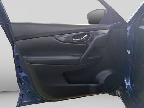 Used 2020 Nissan Rogue SV AWD/4WD image 16