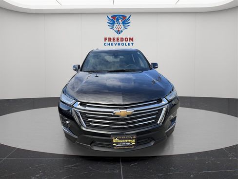 Used 2023 Chevrolet Traverse LT image 9