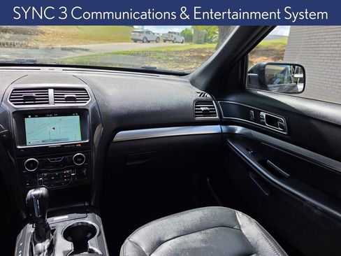 Used 2018 Ford Explorer XLT w/ Equipment Group 202A image 15