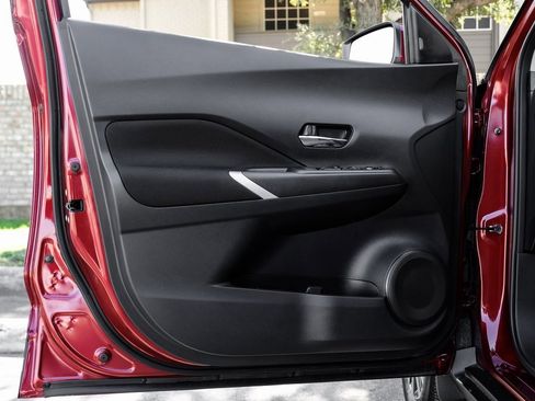 Used 2024 Nissan Kicks SV image 52