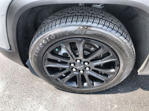 Used 2023 GMC Acadia SLE w/ Driver Convenience Package image 10