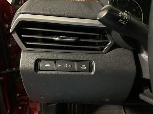 Used 2019 Nissan Altima 2.5 SR w/ SR Premium Package AWD/4WD image 29
