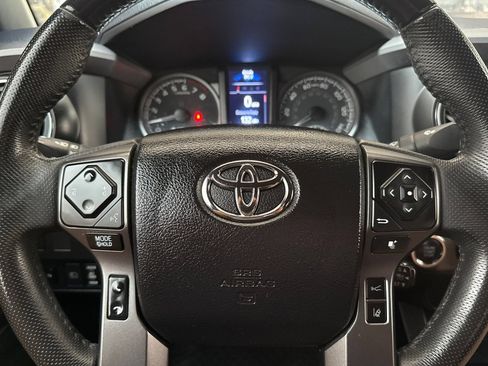 Used 2021 Toyota Tacoma TRD Off-Road AWD/4WD image 32