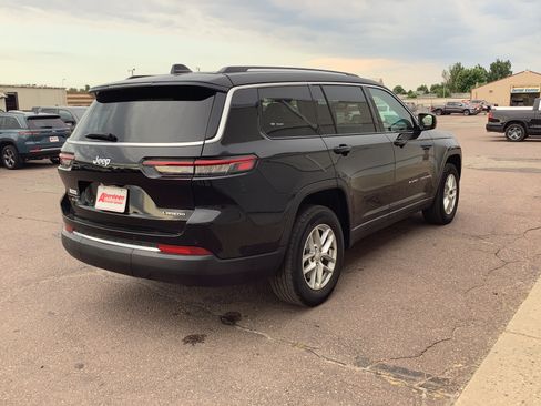 Used 2023 Jeep Grand Cherokee L Laredo w/ Luxury Tech Group I AWD/4WD image 5