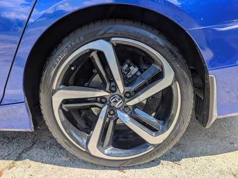 Used 2018 Honda Accord Sport image 8