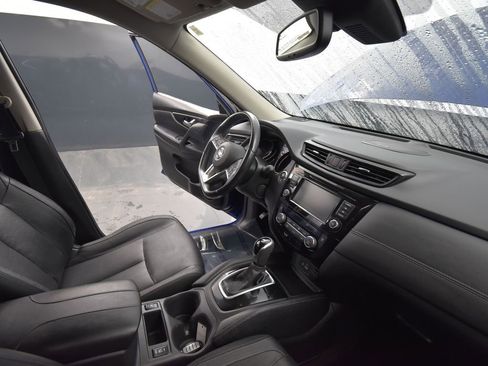 Used 2018 Nissan Rogue SL image 18