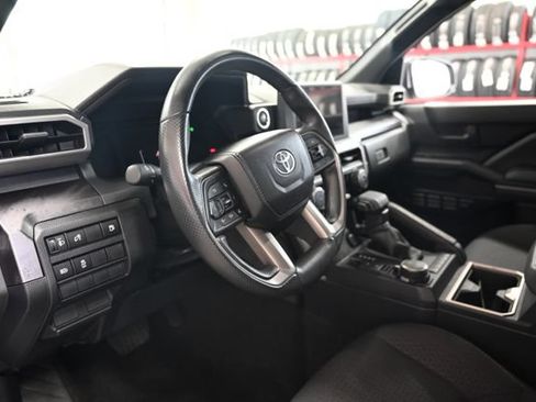 Used 2025 Toyota 4Runner SR5 AWD/4WD image 22