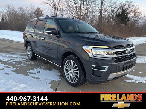 Used 2022 Ford Expedition Limited image 12