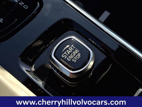 New 2026 Volvo XC60 B5 Ultra w/ Protection Package Premier image 16