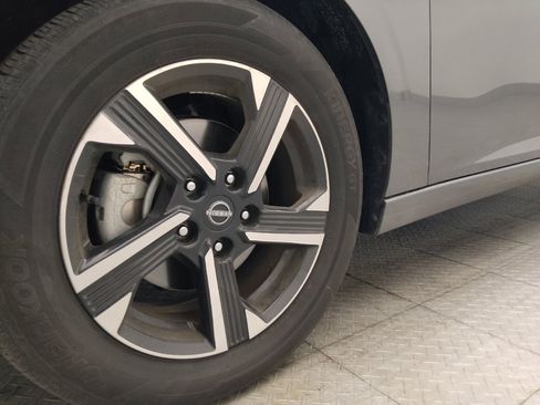 Used 2025 Nissan Sentra SV FWD image 31