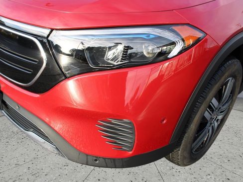 Used 2023 Mercedes-Benz EQB 300 4MATIC image 10