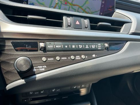 Used 2019 Lexus ES 350 w/ Premium Package FWD image 22