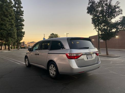 Used 2012 Honda Odyssey LX image 17