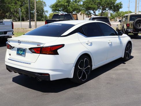 Used 2023 Nissan Altima 2.5 SR w/ SR Premium Package FWD image 9