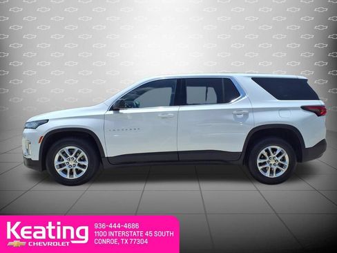 Used 2022 Chevrolet Traverse LS w/ LPO, Cargo Package FWD image 6