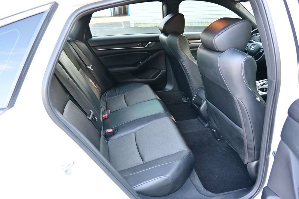 Used 2018 Honda Accord Sport image 19