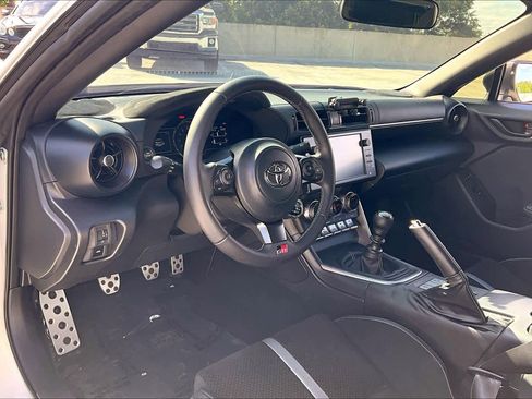 Used 2024 Toyota GR86 Premium w/ Performance Package RWD image 15