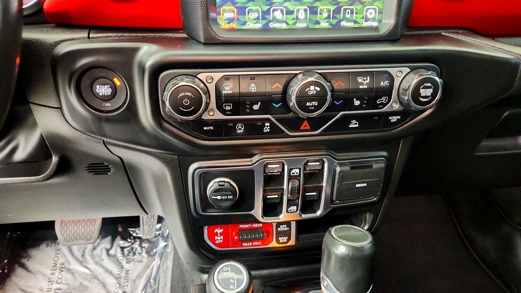 Used 2022 Jeep Gladiator Rubicon w/ LED Lighting Group AWD/4WD image 16