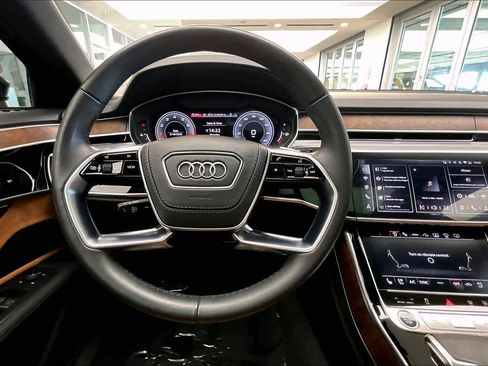 Used 2024 Audi A8 L 3.0T image 6