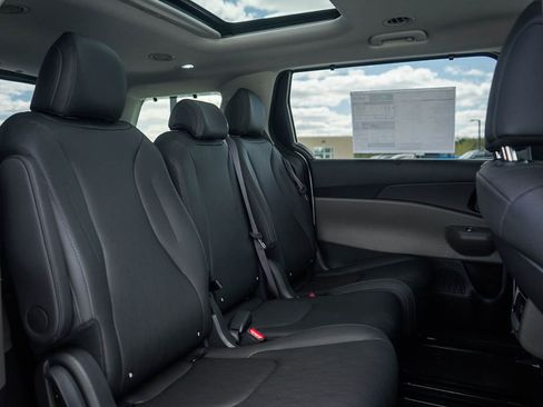 New 2026 Kia Carnival SX FWD image 13