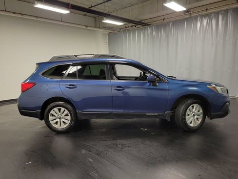 Used 2019 Subaru Outback 2.5i Premium w/ Popular Package #2 AWD/4WD image 10