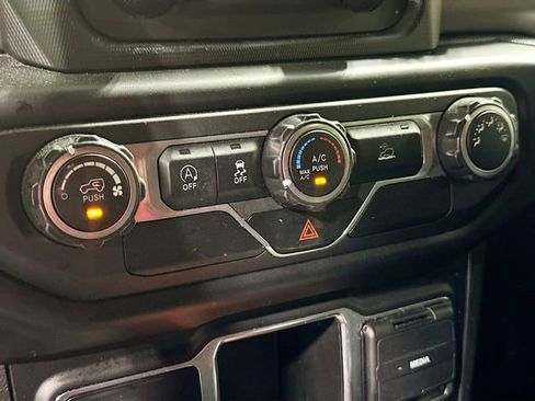 Used 2021 Jeep Wrangler Unlimited Sport AWD/4WD image 17