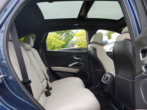 Certified 2025 Acura RDX SH-AWD image 32
