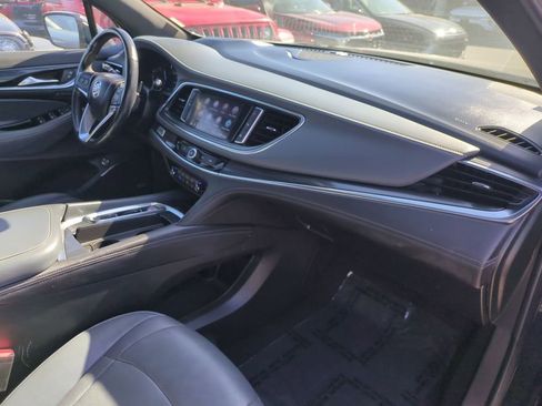 Used 2024 Buick Enclave Premium AWD/4WD image 33
