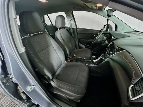 Used 2020 Chevrolet Trax LT image 29