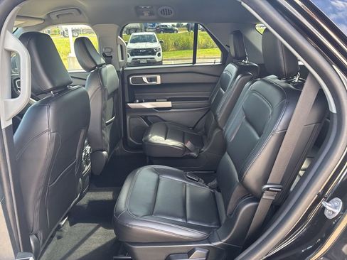 Used 2022 Ford Explorer XLT w/ Equipment Group 202A image 17