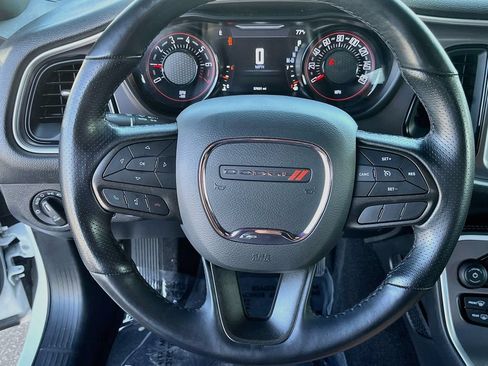 Used 2022 Dodge Challenger SXT w/ Driver Convenience Group AWD/4WD image 11