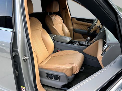 Used 2017 Bentley Bentayga AWD/4WD image 9