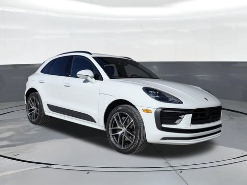 Certified 2025 Porsche Macan Turbo AWD/4WD image 6