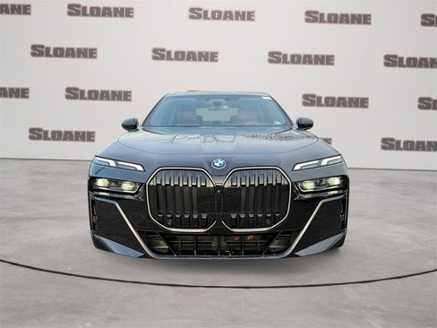 Certified 2025 BMW i7 eDrive50 w/ M Sport Package image 8