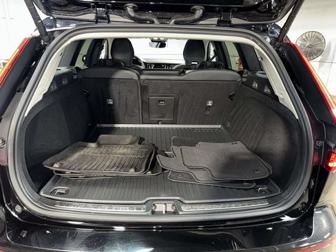 Used 2024 Volvo V60 B5 Cross Country Plus AWD/4WD image 17