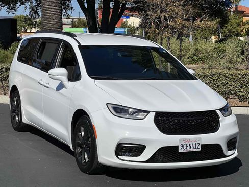 Used 2021 Chrysler Pacifica Touring w/ S Appearance Package image 23