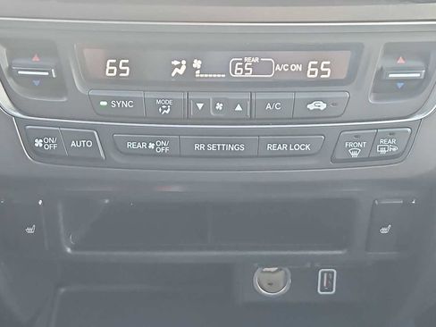 Used 2022 Honda Pilot Sport image 16