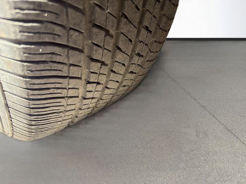 Used 2023 Chrysler Pacifica Touring-L image 41