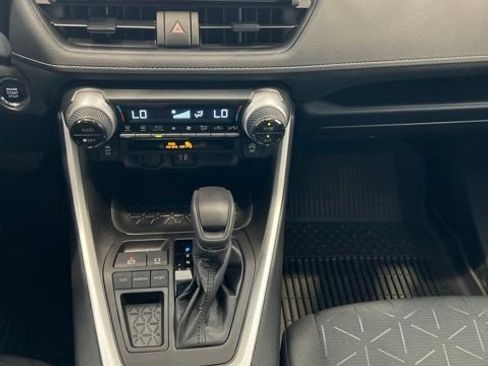 Used 2023 Toyota RAV4 XLE w/ Convenience Package FWD image 11