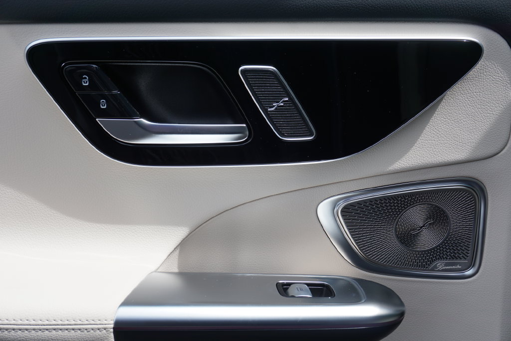 Used 2025 Mercedes-Benz C 300 4MATIC Sedan image 46