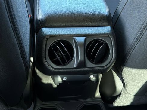 Used 2022 Jeep Gladiator Willys image 22