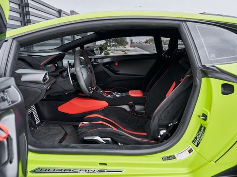 Used 2022 Lamborghini Huracan STO image 37