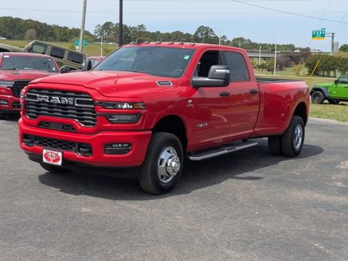 New 2026 RAM 3500 Big Horn AWD/4WD image 4